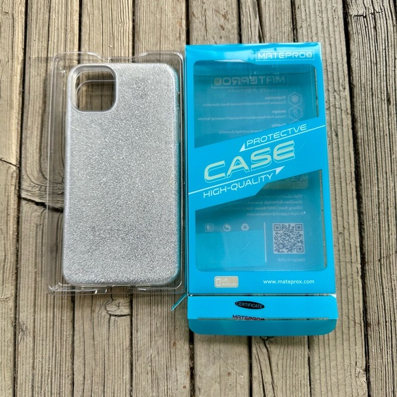 BNWT Silver Glitter Phone Case for iPhone 11 Pro Max - Picture 1 of 6
